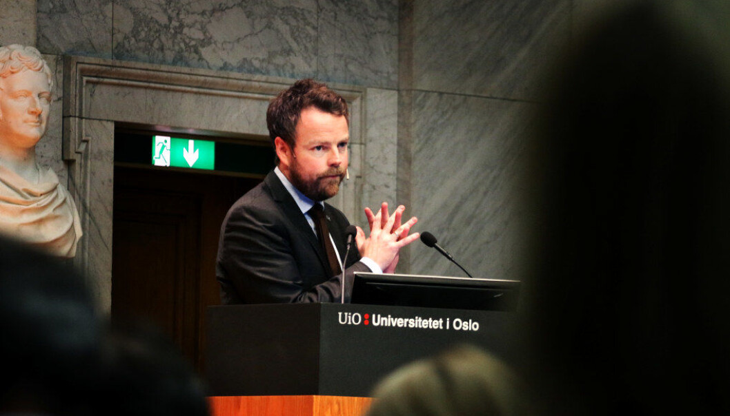 Kunnskapsminister Torbjørn Røe Isaksen melder i dag at regjeringen bruker 1,3 mrd. kr. til flere lærere i første til fjerde trinn. Arkivfoto: Utdanning Kunnskapsminister Torbjørn Røe Isaksen melder i dag at regjeringen bruker 1,3 mrd. kr. til flere lærere i første til fjerde trinn. Arkivfoto: Utdanning