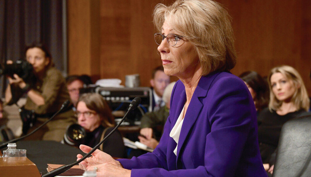 Betsy DeVos ble ny utdanningsminister i USA med knappest mulig margin. Foto: Ron Sachs - CNP/Sipa USA Betsy DeVos ble ny utdanningsminister i USA med knappest mulig margin. Foto: Ron Sachs - CNP/Sipa USA