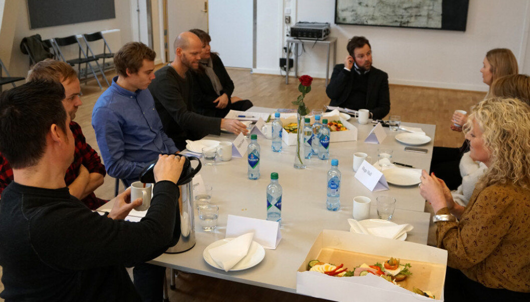 Kunnskapsminister Torbjørn Røe Isaksen drøftet fornyelse av læreplanene med lærere og rektor ved Fagerborg ungdomsskole mandag. Foto: Marianne Ruud Kunnskapsminister Torbjørn Røe Isaksen drøftet fornyelse av læreplanene med lærere og rektor ved Fagerborg ungdomsskole mandag. Foto: Marianne Ruud