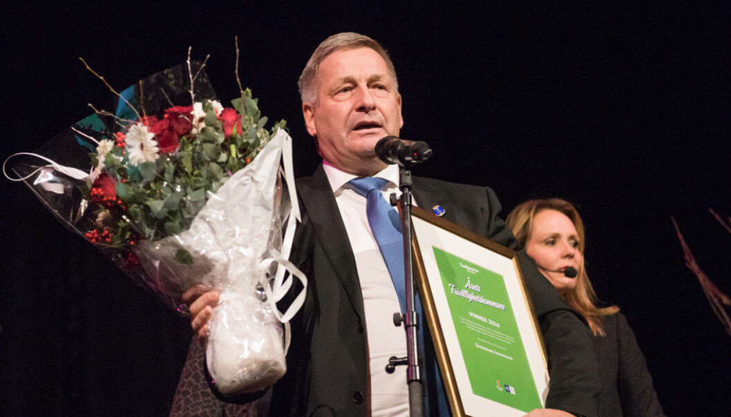 Ordfører i Drammen, Tore Opdahl Hansen, tok imot prisen. Foto: Birgitte Heneide. Ordfører i Drammen, Tore Opdahl Hansen, tok imot prisen. Foto: Birgitte Heneide.