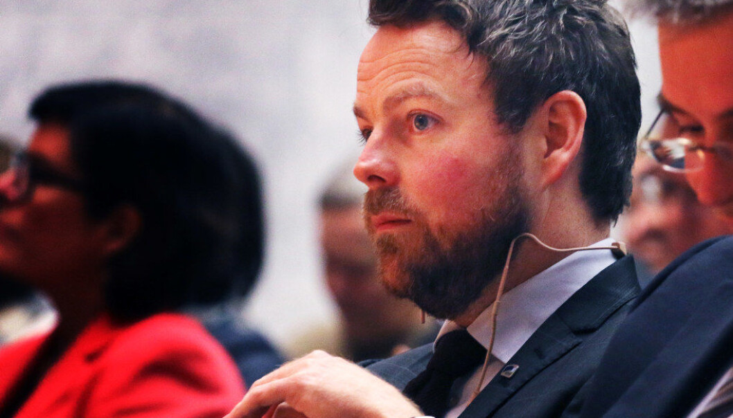 Kunnskapsminister Torbjørn Røe Isaksen (H) er ferdig med å slå landets høgskoler og universiteter sammen. Han er fornøyd med at 33 institusjoner blir til 21 fra nyåret. Arkivfoto: Utdanning Kunnskapsminister Torbjørn Røe Isaksen (H) er ferdig med å slå landets høgskoler og universiteter sammen. Han er fornøyd med at 33 institusjoner blir til 21 fra nyåret. Arkivfoto: Utdanning
