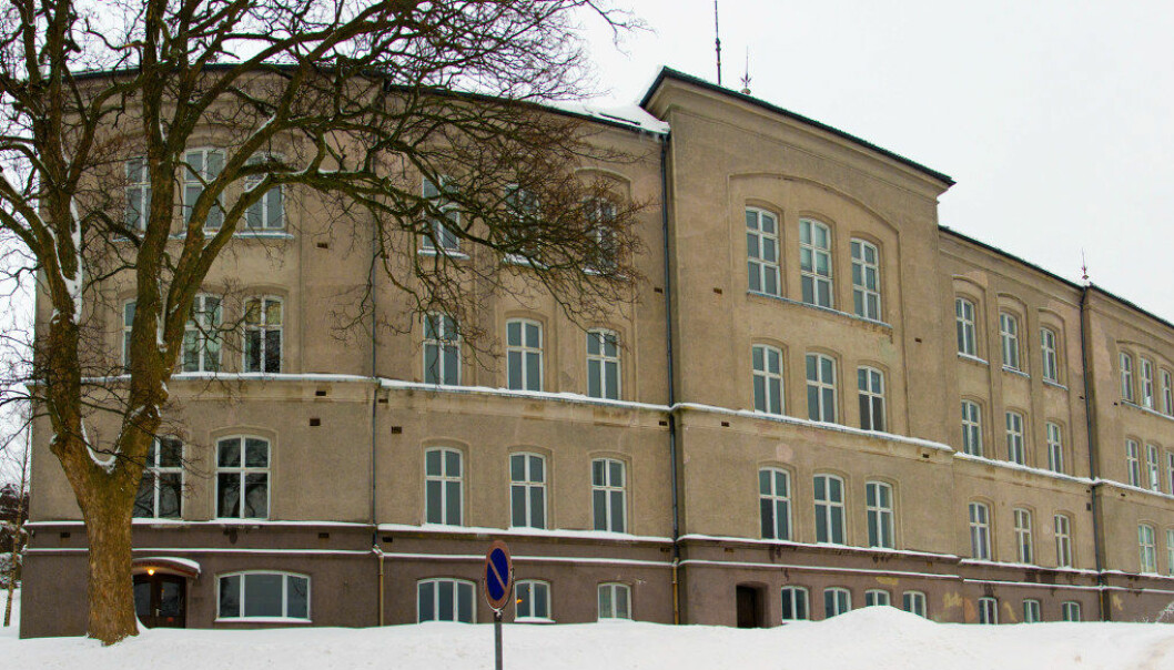 Skolen for evnerike barn skulle etter planen drives i bygningen til den tidligere Slottsfjellskolen i Tønsberg. Nå har Utdanningsdirektoratet vendt tommelen ned for søknaden. Foto. Peter Fiskerstrand/Wikimedia Commons