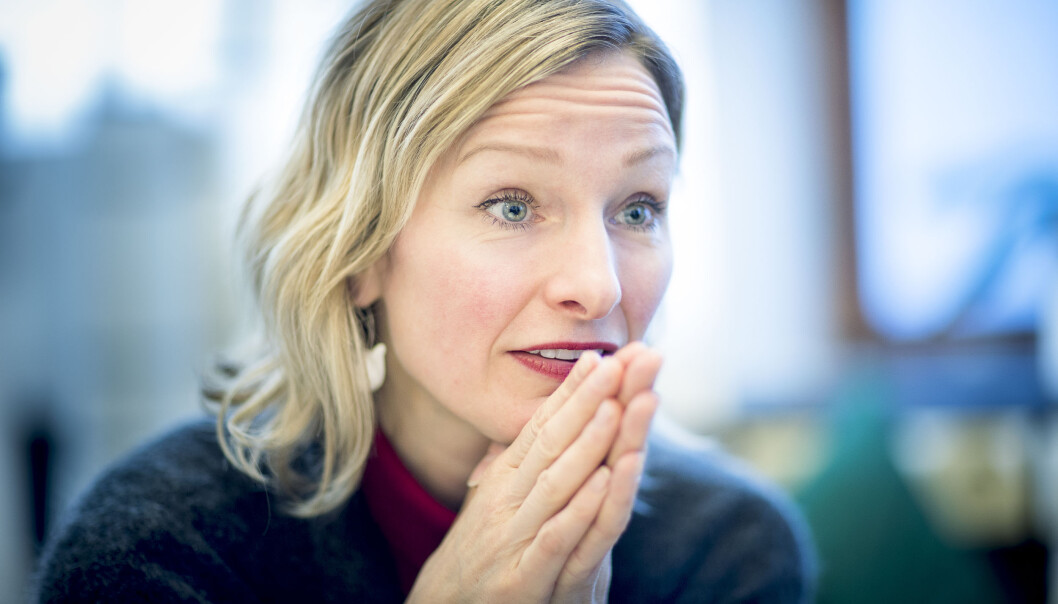 Inga Marte Thorkildsen utfordrer rektor ved Oslo Met om å bidra til at barnehagelærerstudenter skal få mer kunnskap for å forebygge vold og overgrep. Foto; Bo Mathisen Inga Marte Thorkildsen utfordrer rektor ved Oslo Met om å bidra til at barnehagelærerstudenter skal få mer kunnskap for å forebygge vold og overgrep. Foto; Bo Mathisen
