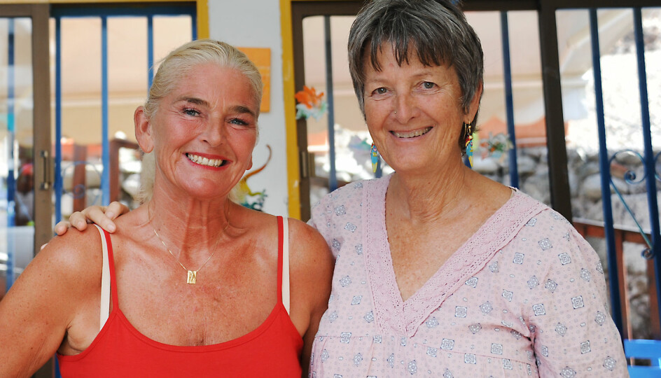 Lærer og barnehagelærer Karen Anna Børresen (66) (t.v.) startet barnehage på Gran Canaria i 2012, og har fått med seg barnehagelærer og småskolelærer Elin Neergaard.