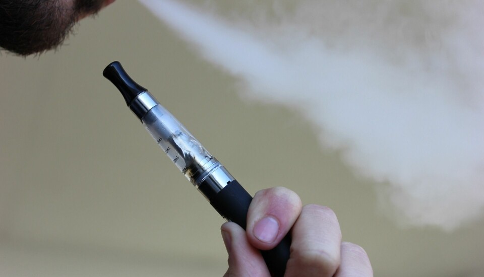 En stor, dansk studie om røykevaner viser at e-sigaretten er blitt det mest vanlige rusmiddelet blant ungdom. Illustrasjonsfoto: Lindsay Fox/Pixabay