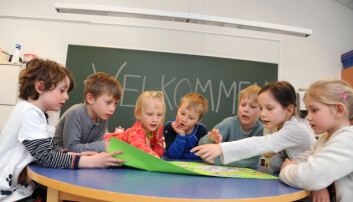 Matheus Lilleby Petersen (f.v.), Bård Adrian Birkeland Endsjø, Alma Larsen, Brage Bakken, Oskar Amandus Theigler, Iva Filippa Ibishi Hammern og Amalie Lysebakk snakker om plakaten de har laget med temaet Bukkene Bruse. De synes det er fint med tilvenning på SFO før skolestart. Foto: Marianne Otterdahl-Jensen Matheus Lilleby Petersen (f.v.), Bård Adrian Birkeland Endsjø, Alma Larsen, Brage Bakken, Oskar Amandus Theigler, Iva Filippa Ibishi Hammern og Amalie Lysebakk snakker om plakaten de har laget med temaet Bukkene Bruse. De synes det er fint med tilvenning på SFO før skolestart. Foto: Marianne Otterdahl-Jensen