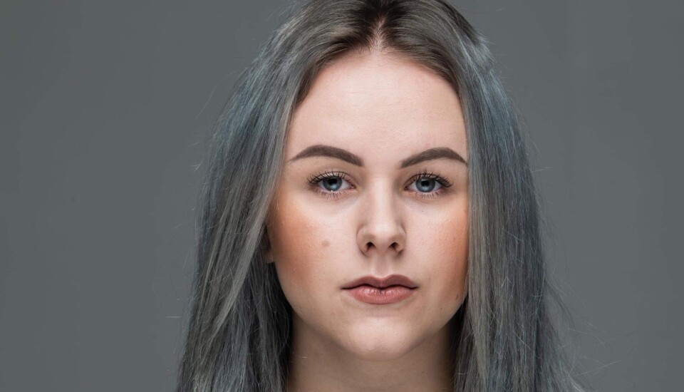 — Jeg har egentlig ikke helt klart å forstå hvorfor mobberne valgte seg ut meg, sier Mia Landsem. Hun fikk heldigvis hjelp av lærere som så hva hun ble utsatt for. I dag jakter Landsem personer som ulovlig sprer private bilder av andre. FOTO: Terje Visnes