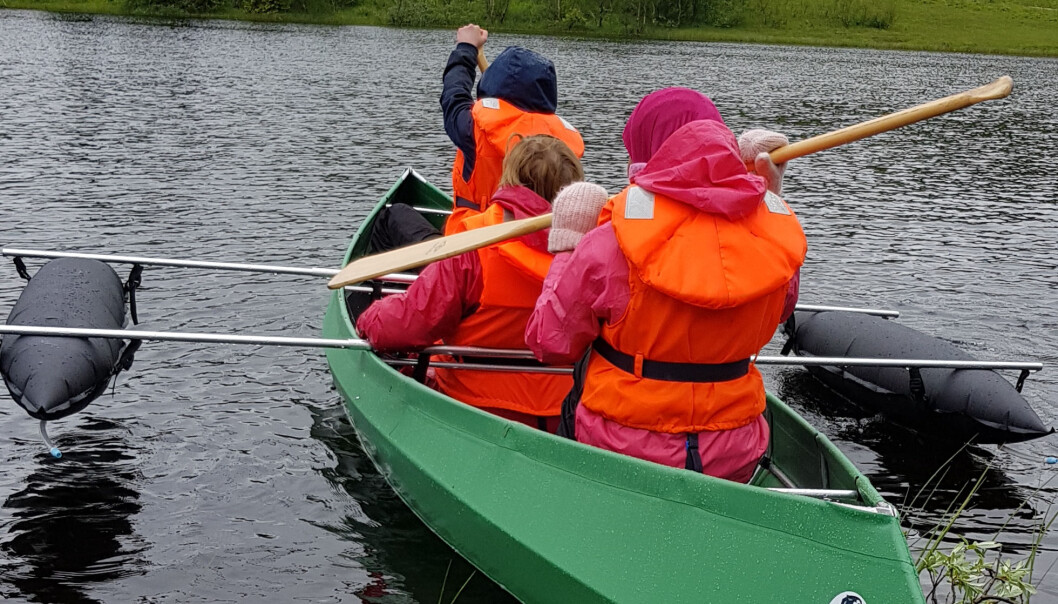 Én av fem lavinntektsfamilier har ikke råd til å dra på en ukes ferie. I denne saken kan du lese om hvordan lærere kan snakke med elevene om ferien slik at alle føler seg inkludert. ILLUSTRASJONSBILDE: Brønnøysund Røde Kors/Nordland Røde Kors Én av fem lavinntektsfamilier har ikke råd til å dra på en ukes ferie. I denne saken kan du lese om hvordan lærere kan snakke med elevene om ferien slik at alle føler seg inkludert. ILLUSTRASJONSBILDE: Brønnøysund Røde Kors/Nordland Røde Kors