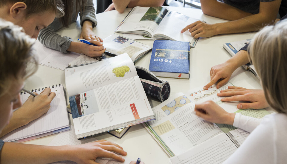 Det står i all hovedsak bra til med norsk ungdom, men forskere ser likevel at det er litt flere som ikke trives, skulker og kjeder seg på skolen. Illustrasjonsfoto: Berit Roald / NTB scanpix Det står i all hovedsak bra til med norsk ungdom, men forskere ser likevel at det er litt flere som ikke trives, skulker og kjeder seg på skolen. Illustrasjonsfoto: Berit Roald / NTB scanpix