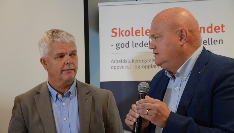 Erling Barlindhaug i KS (t.v) og Stig Johannessen, leder i Skolelederforbundet. Foto: Kari Oliv Vedvik