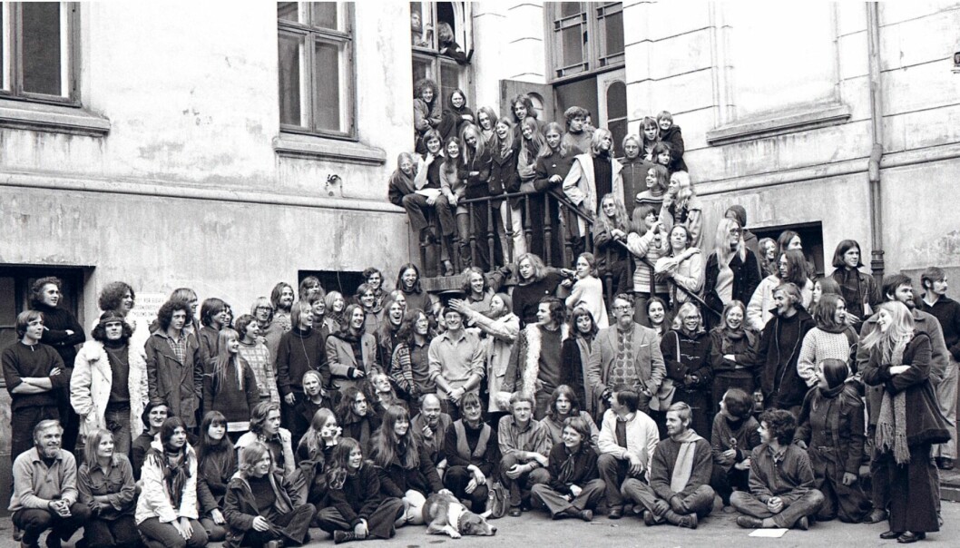 Forsøksgym Oslo ble opprettet i 1967 og holdt det gående frem til 2004 på ulike skoler i Oslo. Her er skolebildet av elevene i 1971/1972, da FGO holdt til på Hammersborg skole. Foto: Lasse Kwetzinsky og Tom Arne Hansen.