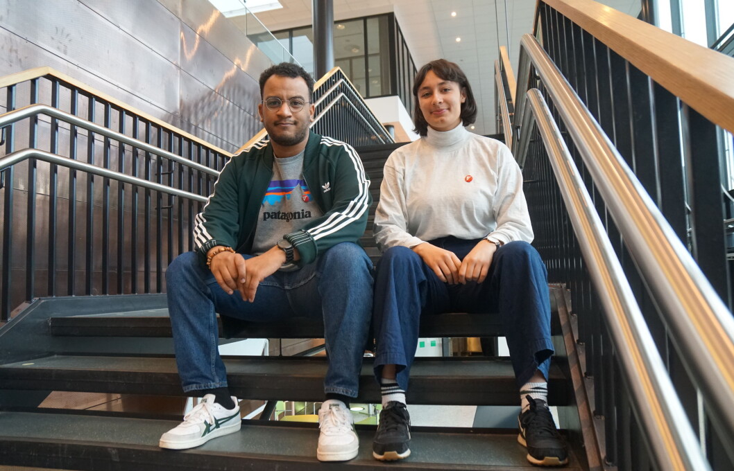 Lærer Omar Samy Gamal og lektorstudent Sarah Lilleberg Safavifard mener rasisme og diskriminering må tas på alvor på lektorutdanningen. Foto: Marianne Ruud Lærer Omar Samy Gamal og lektorstudent Sarah Lilleberg Safavifard mener rasisme og diskriminering må tas på alvor på lektorutdanningen. Foto: Marianne Ruud