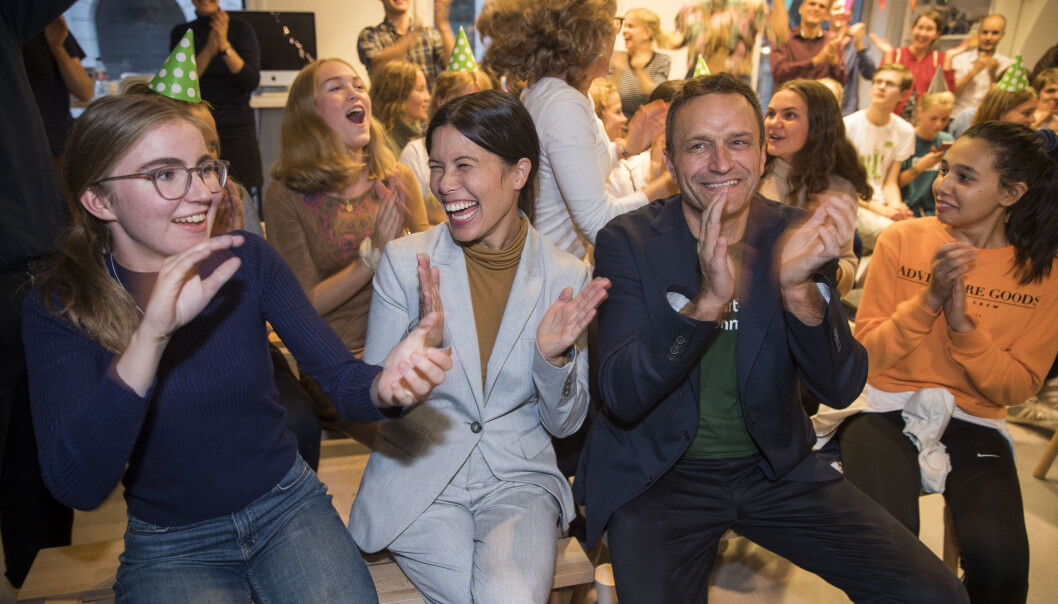 Lan Marie Nguyen Berg og Arild Hermstad i Miljøpartiet De Grønne jublet på valgvaken i forbindelse med skolevalget onsdag. Foto: Terje Pedersen / NTB scanpix Lan Marie Nguyen Berg og Arild Hermstad i Miljøpartiet De Grønne jublet på valgvaken i forbindelse med skolevalget onsdag. Foto: Terje Pedersen / NTB scanpix