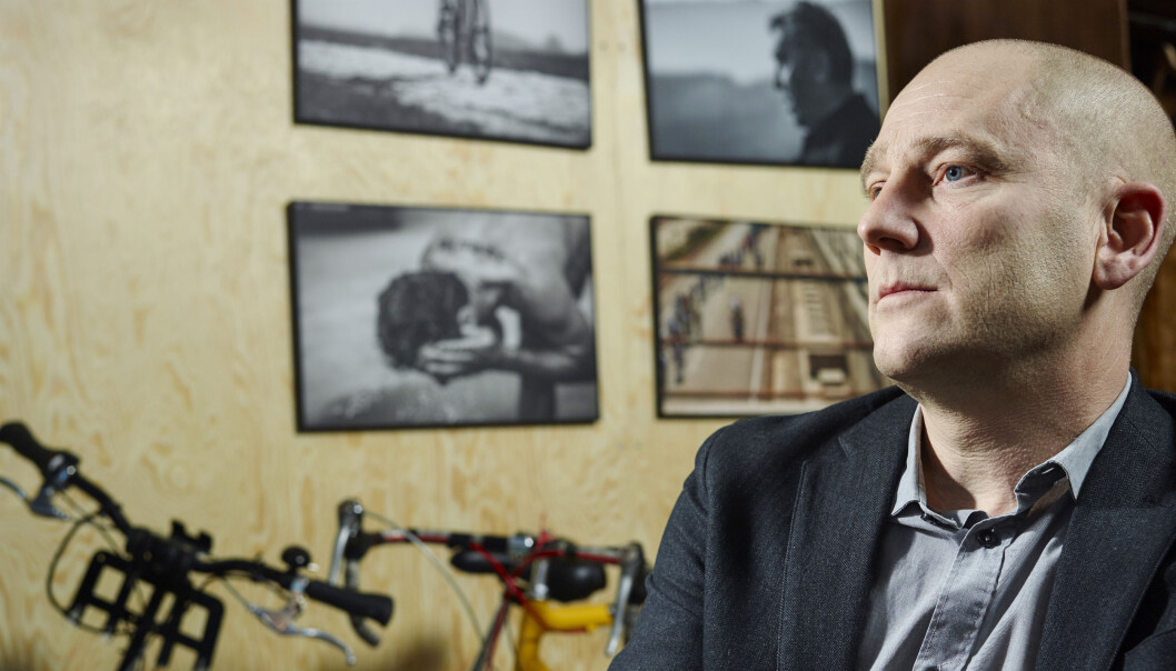 – Det er billigere for kommunene å bruke ukvalifiserte, og det har vært altfor lett for dem å gjøre det, sier Steffen Handal. Foto: Erik M. Sundt. – Det er billigere for kommunene å bruke ukvalifiserte, og det har vært altfor lett for dem å gjøre det, sier Steffen Handal. Foto: Erik M. Sundt.