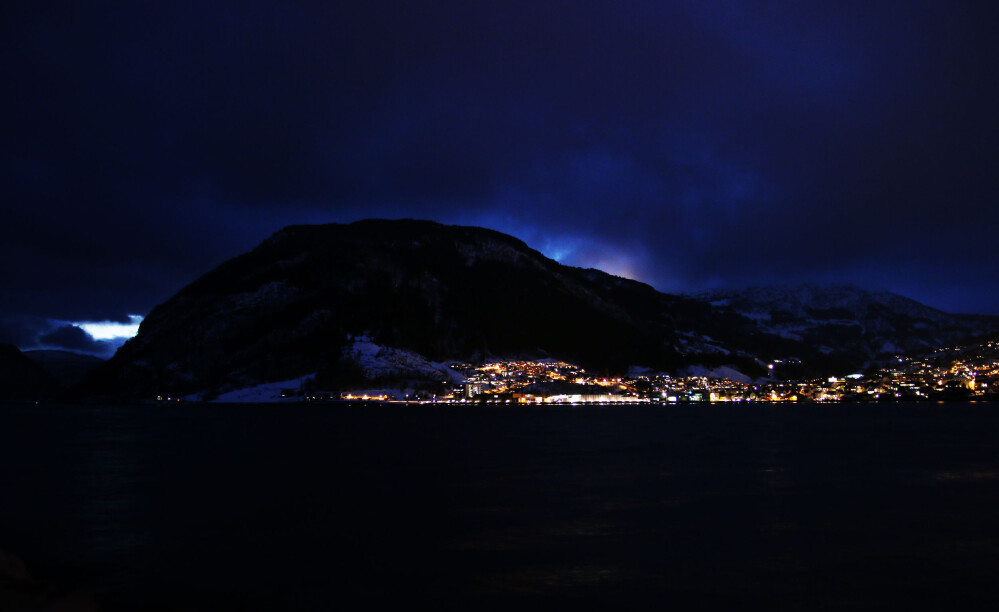 Sogndal by night. Foto: Jørgen Jelstad. Sogndal by night. Foto: Jørgen Jelstad.