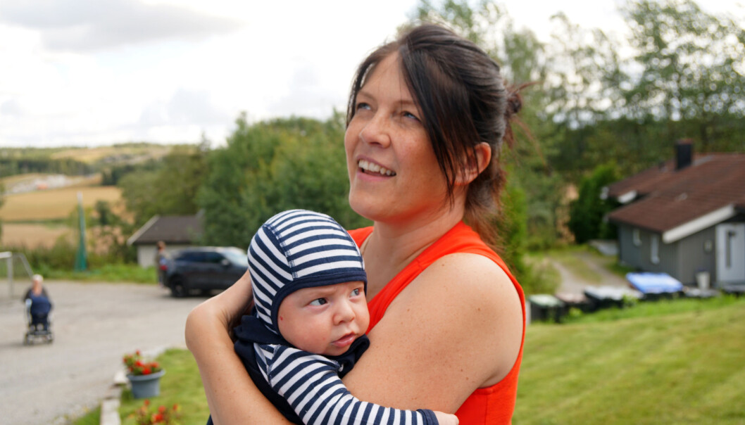 En ny tilværelse venter for lille Henrik. Nå er både mamma Kathrine Hestø Hansen (Ap) og pappa Lars Holene (Sp) valgt inn i kommunestyret i Indre Østfold. Kathrine som varaordfører, Lars som kommunestyrerepresentant. En ny tilværelse venter for lille Henrik. Nå er både mamma Kathrine Hestø Hansen (Ap) og pappa Lars Holene (Sp) valgt inn i kommunestyret i Indre Østfold. Kathrine som varaordfører, Lars som kommunestyrerepresentant.