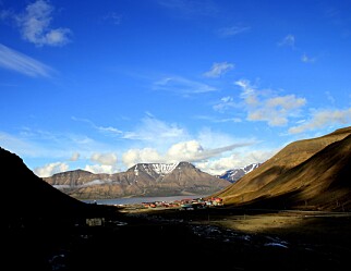 KD vurderer Svalbards skoletilbud