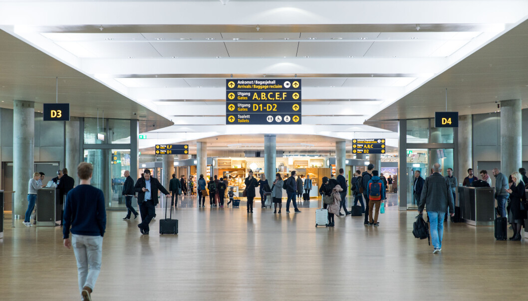 – Vi vet mer enn nok til at vi kan stille spørsmål som «Skal vi ta tog i stedet for fly på neste planlagte jobbreise?», skriver Ragnhild Lied og forbundslederne i Unio. Ill.foto: Avinor Oslo. – Vi vet mer enn nok til at vi kan stille spørsmål som «Skal vi ta tog i stedet for fly på neste planlagte jobbreise?», skriver Ragnhild Lied og forbundslederne i Unio. Ill.foto: Avinor Oslo.