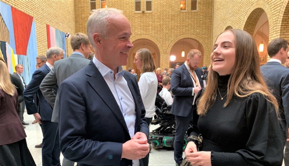 Leder for Elevorganisasjonen skryter av statsbudsjettet: - Det er hyggelig at elevene er fornøyde, sier kunnskapsminister Jan Tore Sanner. Foto: Anbjørg Bakken Leder for Elevorganisasjonen skryter av statsbudsjettet: - Det er hyggelig at elevene er fornøyde, sier kunnskapsminister Jan Tore Sanner. Foto: Anbjørg Bakken