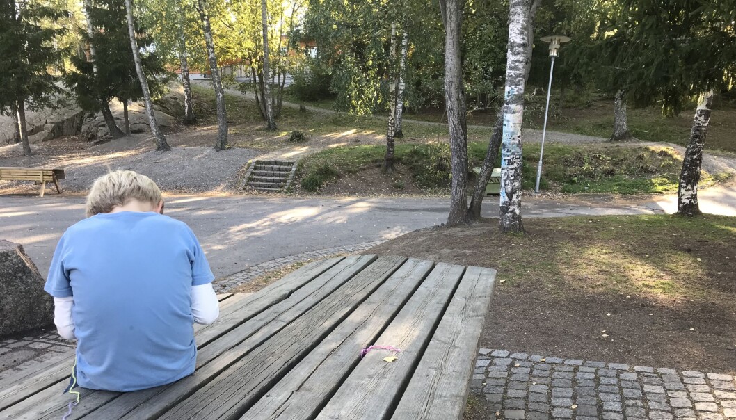 For under én uke siden ble det kjent på NRK at Kripos er koblet inn etter at foreldre uten foreldreansvar, som ikke skulle få informasjon om barna, ble lagt til i skoleappen Vigilo i Bergen kommune. Det har også skjedd på Østlandet. Ill.foto: Paal Svendsen For under én uke siden ble det kjent på NRK at Kripos er koblet inn etter at foreldre uten foreldreansvar, som ikke skulle få informasjon om barna, ble lagt til i skoleappen Vigilo i Bergen kommune. Det har også skjedd på Østlandet. Ill.foto: Paal Svendsen
