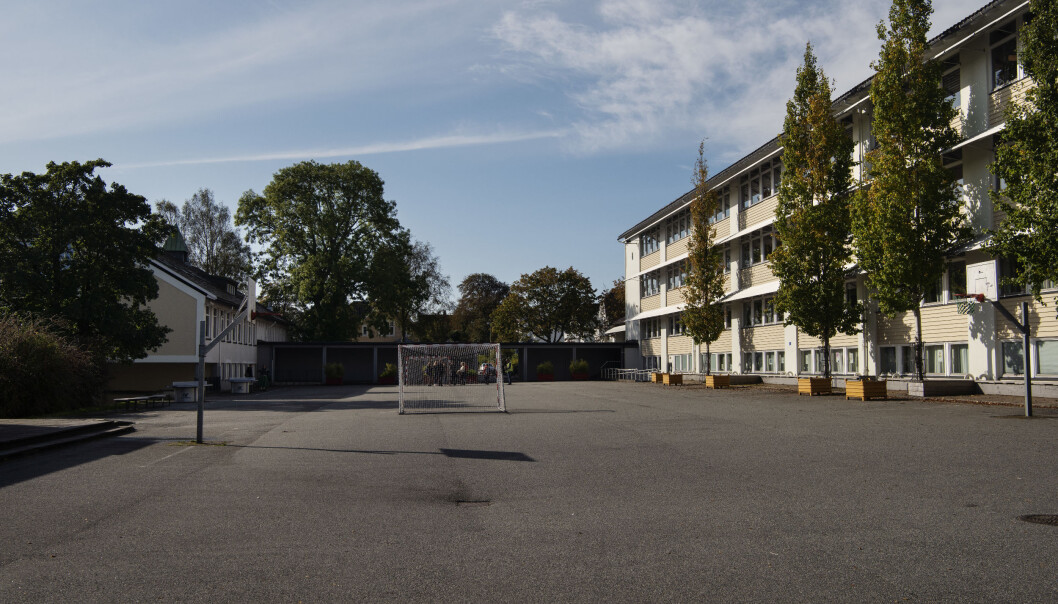 Håndballmål, basketkurv og hard asfalt. Ungdommene
ved Kannik skole har jobbet for at fremtidens elever skal få helt andre uteområder enn de selv har måttet leve med. Foto: Marie von Krogh Håndballmål, basketkurv og hard asfalt. Ungdommene
ved Kannik skole har jobbet for at fremtidens elever skal få helt andre uteområder enn de selv har måttet leve med. Foto: Marie von Krogh