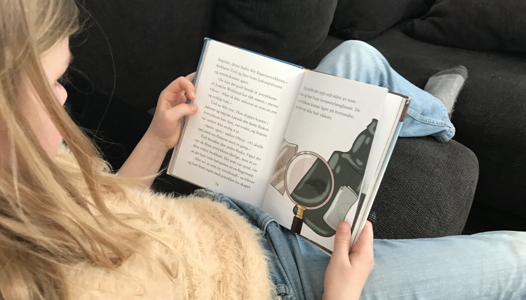 – Boken har to vesentlige fordeler fremfor skjerm: At man ikke blir forstyrret og at leseopplevelsen blir mer håndgripelig, ifølge den danske leseforskeren Jan Mejding. Illustrasjonsfoto: Paal Svendsen. – Boken har to vesentlige fordeler fremfor skjerm: At man ikke blir forstyrret og at leseopplevelsen blir mer håndgripelig, ifølge den danske leseforskeren Jan Mejding. Illustrasjonsfoto: Paal Svendsen.