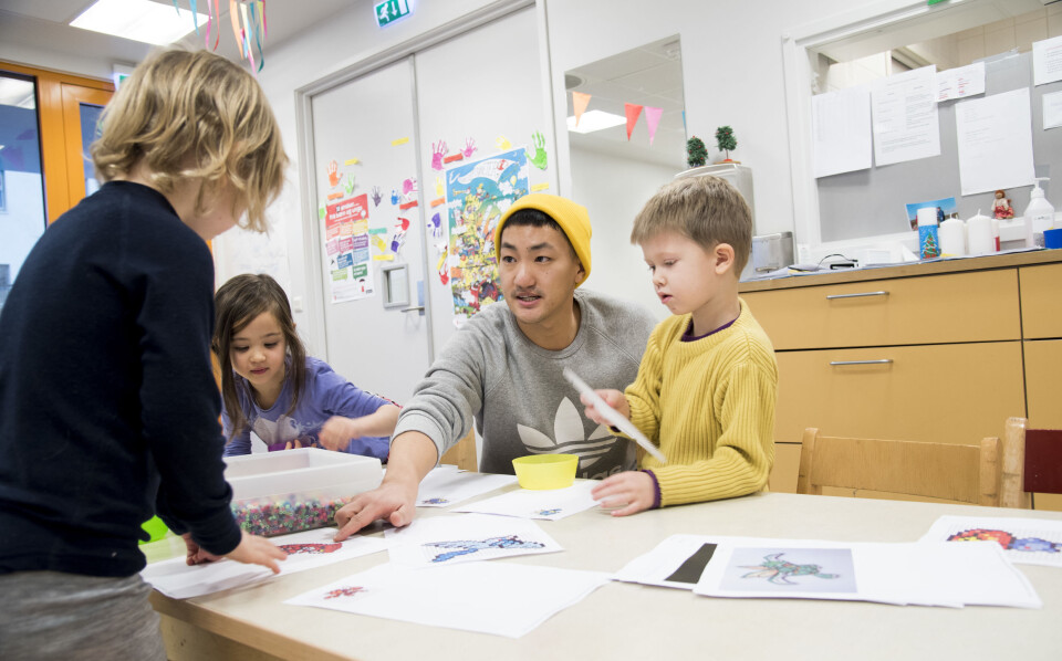Frank Aleksander Bræin, leder i Pedagogstudentene, på jobb som barnehagelærer i 2017. Foto: Erik M. Sundt.
