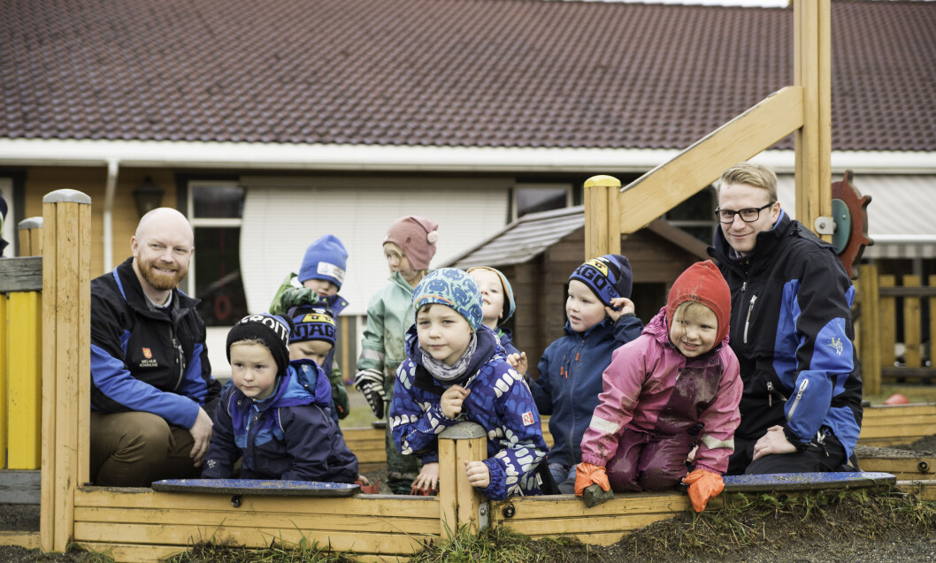 Det er 65 barn ved Eid barnehage i Melhus kommune. Her er en gjeng sammen med Audun Forr, leder i barnehagen (t.v.) og Knut-Arne Pedersen, pedagogisk leder (t.h.). Det er 65 barn ved Eid barnehage i Melhus kommune. Her er en gjeng sammen med Audun Forr, leder i barnehagen (t.v.) og Knut-Arne Pedersen, pedagogisk leder (t.h.).