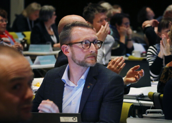Bjørn Sigurd Hjetland uttrykte stor uro for dei minste skolebarna under landsmøtet i Utdanningsforbundet. Foto: Tom-Egil Jensen