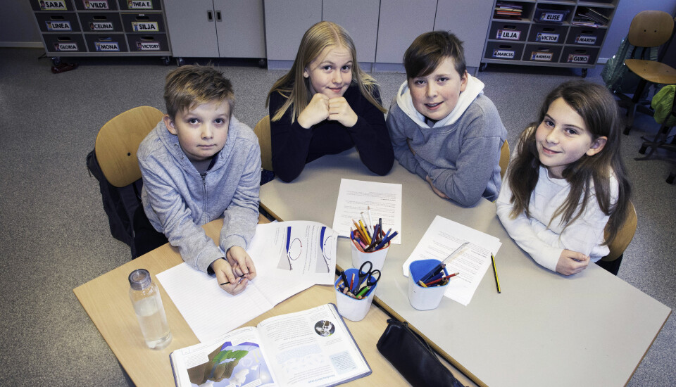 Elevene har ulikt syn på leksefri skole. Fra venstre: Aleksander, Guro, Magnus og Lilja.