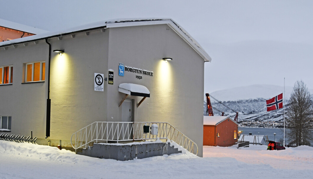 Den omkomne jenta var elev ved Borgtun skole i Tromsø. Der flagges det på halv stang i dag. Den omkomne jenta var elev ved Borgtun skole i Tromsø. Der flagges det på halv stang i dag.