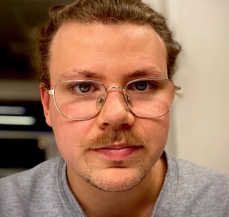Trygve Dyrstad lot elevene sine starte klokka ti. Trygve Dyrstad lot elevene sine starte klokka ti.