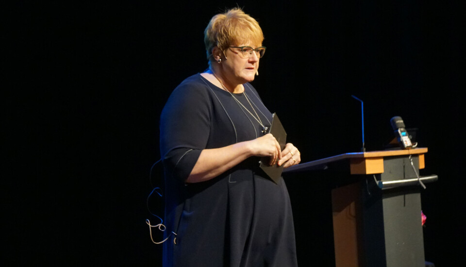Trine Skei Grande roste de ansvarlige ved Rommen scene for å ha etablert et profesjonelt scenekunstmiljø i en bydel med stort mangfold.