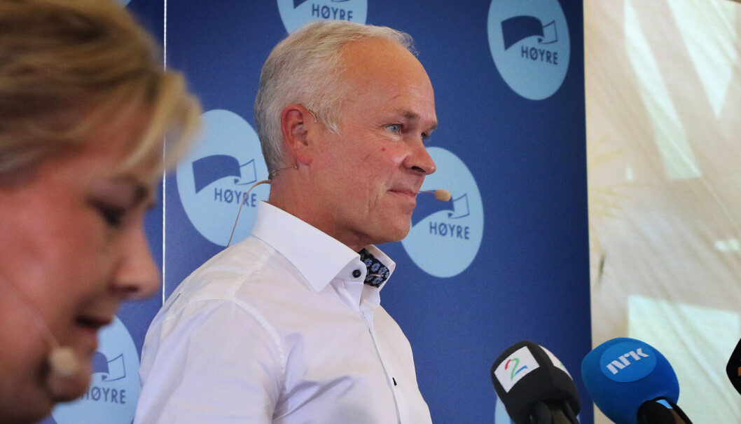 - Fylkene må bidra mer, sier kunnskapsminister Jan Tore Sanner (H). - Fylkene må bidra mer, sier kunnskapsminister Jan Tore Sanner (H).