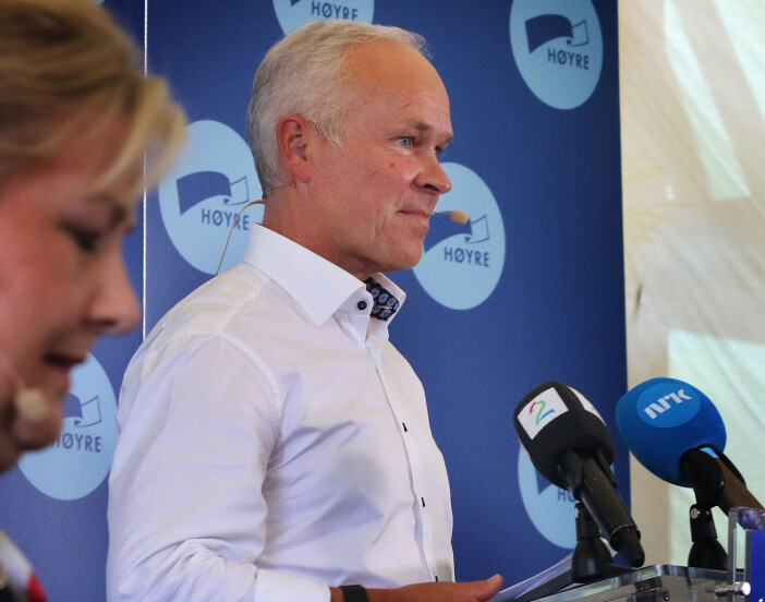 - Fylkene må bidra mer, sier kunnskapsminister Jan Tore Sanner (H).