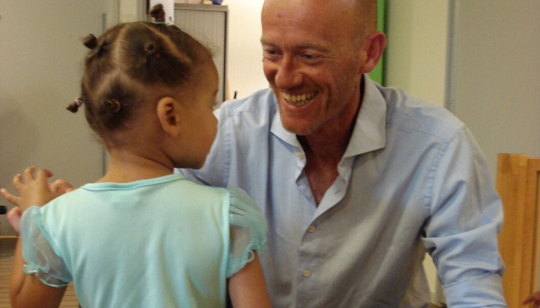 Geert van Thull er en av få mannlige pedagoger i nederlandske barnehager Geert van Thull er en av få mannlige pedagoger i nederlandske barnehager