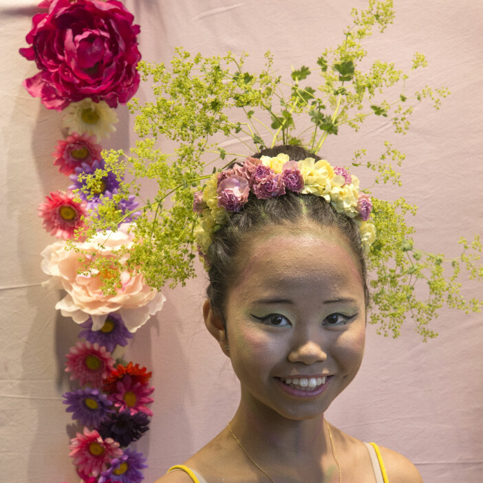 Emma Huynh med en vårlett frisyre.