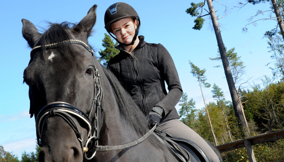 Benedikte Moe Nybråten og hesten Catina.