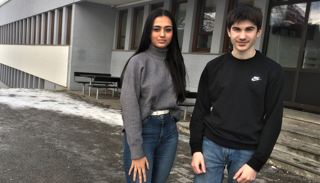 Raziye (15) og Arbi (15) går i tiende klasse og synes en skoleuke med fokus på sex har vært nyttig. Raziye (15) og Arbi (15) går i tiende klasse og synes en skoleuke med fokus på sex har vært nyttig.