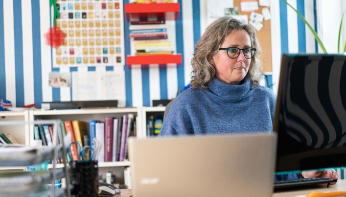 Ideer til petitene henter Hilde Eskild fra skolehverdagen. – Hverdagen er gull! Der oppstår fortellingene, sier hun. Ideer til petitene henter Hilde Eskild fra skolehverdagen. – Hverdagen er gull! Der oppstår fortellingene, sier hun.