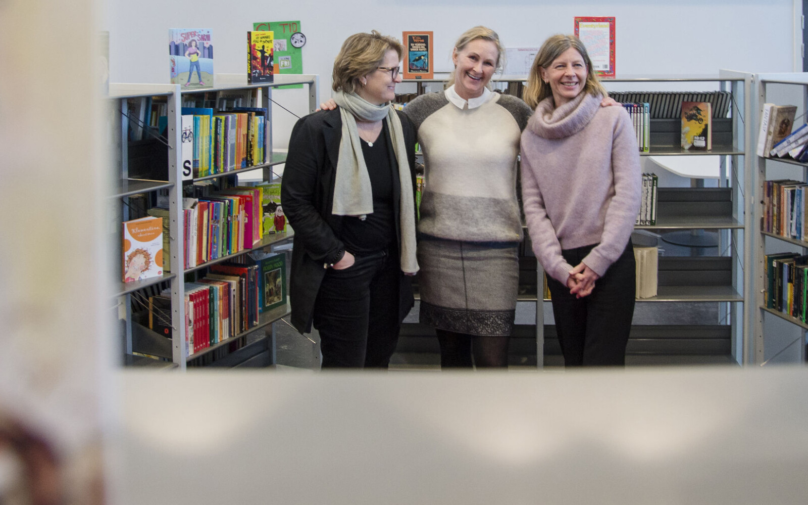 Kaja Aubert (t.v) og Anne-Grethe Nordli (t.h) i Tåsen skoles venner, og rektor Hilde Røssum Strandenæs ved Tåsen skole. Kaja Aubert (t.v) og Anne-Grethe Nordli (t.h) i Tåsen skoles venner, og rektor Hilde Røssum Strandenæs ved Tåsen skole.