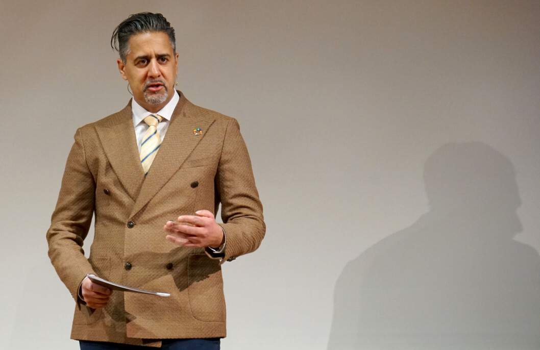 Abid Raja er i gang med ny stortingsmelding som han skal legge fram sammen med Trine Skei Grande. Abid Raja er i gang med ny stortingsmelding som han skal legge fram sammen med Trine Skei Grande.
