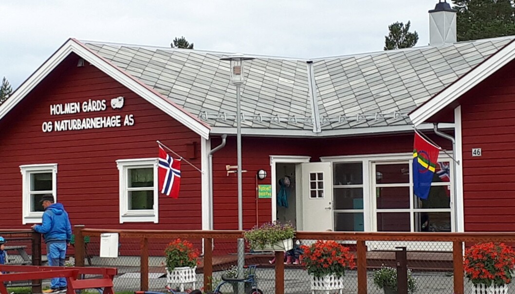 Med støtten fra Sametingsrådet, kan Holmen gårds- og naturbarnehage ansette en samiskspråklig ressurs i 100 prosent stilling. Med støtten fra Sametingsrådet, kan Holmen gårds- og naturbarnehage ansette en samiskspråklig ressurs i 100 prosent stilling.