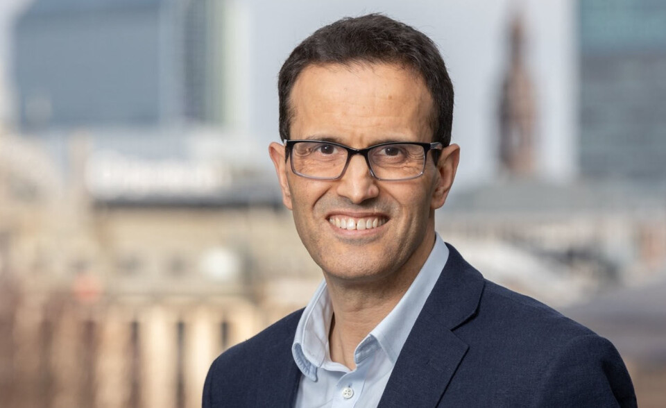Yrkesfaglærer Yassine Arakia kritiserer byrådet for manglende informasjon til Oslos 90.000 elever.