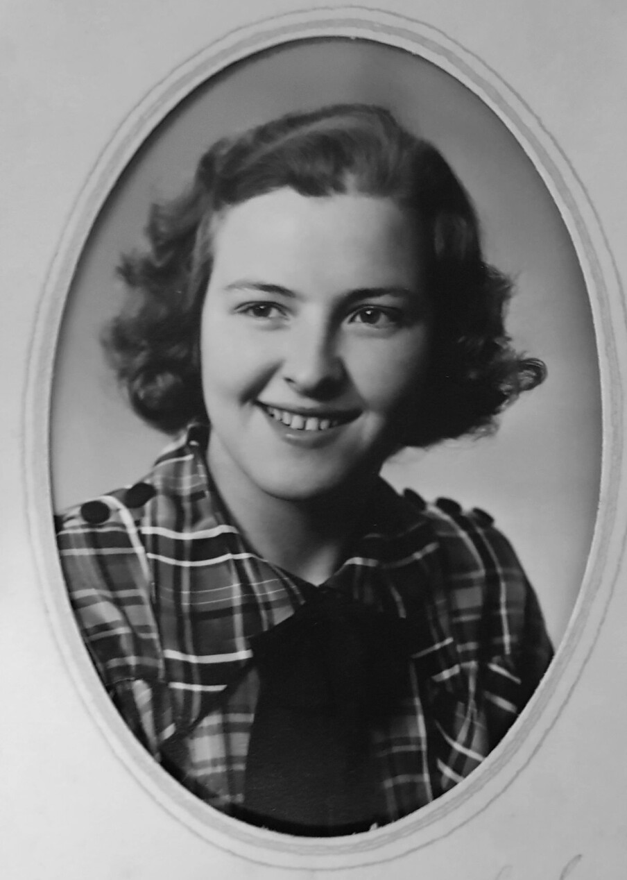 Mamma hos fotografen, hun er i 20-årene.