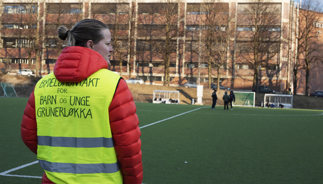 – Vi ser unge som er ute nå, som ikke vanligvis er det. Vi lurer på hva som vil skje med dem etter Korona? Vil de fortsette å henge ute, eller gå tilbake til det de gjorde før? spør Ingelinn. – Vi ser unge som er ute nå, som ikke vanligvis er det. Vi lurer på hva som vil skje med dem etter Korona? Vil de fortsette å henge ute, eller gå tilbake til det de gjorde før? spør Ingelinn.