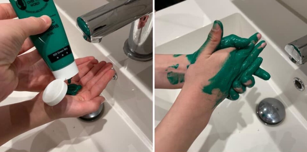 En test-håndvask med maling gjør det mulig å vise barna hvordan "såpen" fordeler seg. En test-håndvask med maling gjør det mulig å vise barna hvordan "såpen" fordeler seg.