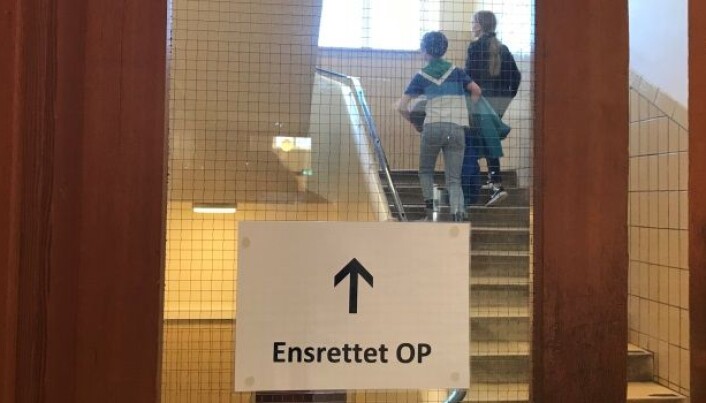 Trappegangene er enveiskjørt. Trappegangene er enveiskjørt.