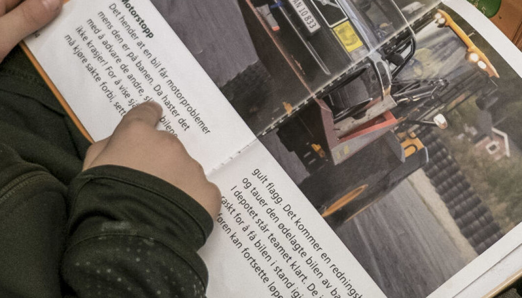 Leseopplæring kan være tøft når en selv har et anstrengt forhold til skole og lesing. Leseopplæring kan være tøft når en selv har et anstrengt forhold til skole og lesing.