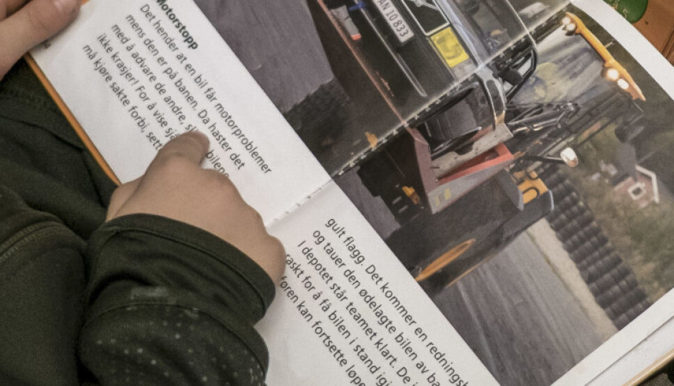 Leseopplæring kan være tøft når en selv har et anstrengt forhold til skole og lesing. Leseopplæring kan være tøft når en selv har et anstrengt forhold til skole og lesing.